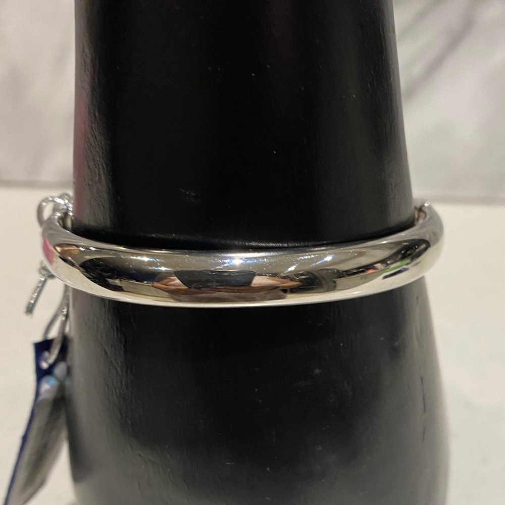 Elegant Silver Sparkling Swarovski Crystal Bangle - Picture 7 of 11